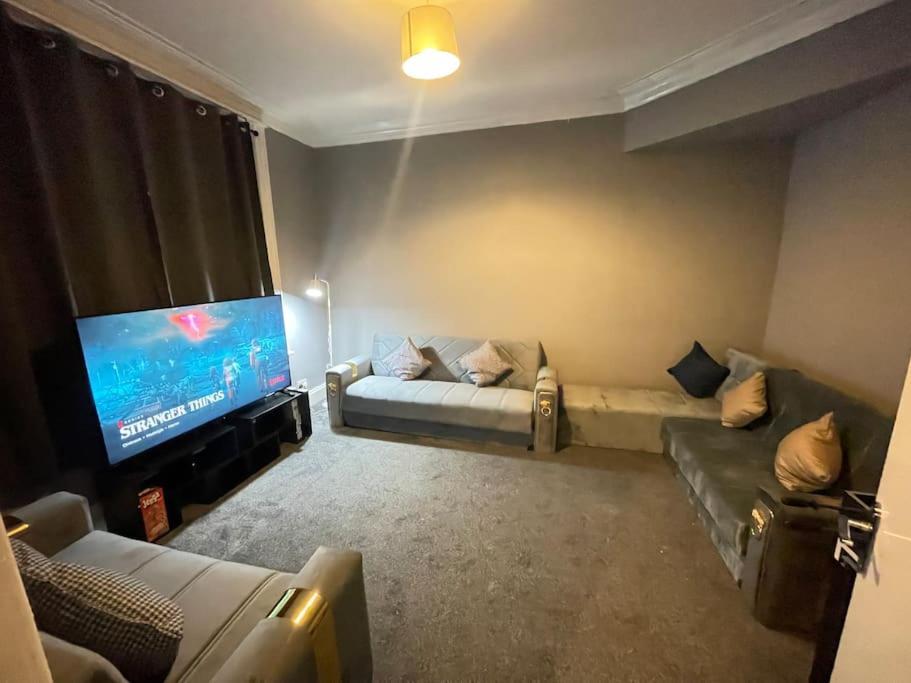 30 Percent Off Weekly Stays - 6 Bedroom House - 11 Beds Blackpool Esterno foto