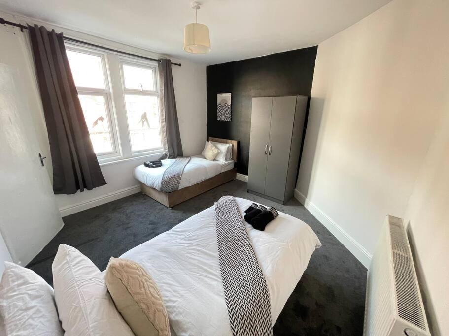 30 Percent Off Weekly Stays - 6 Bedroom House - 11 Beds Blackpool Esterno foto