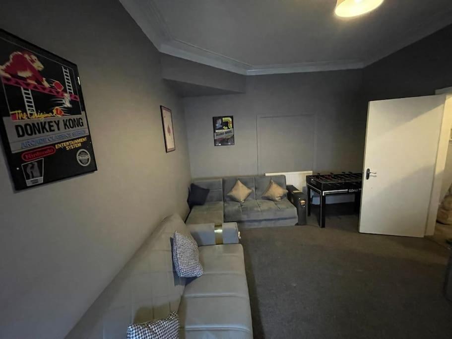 30 Percent Off Weekly Stays - 6 Bedroom House - 11 Beds Blackpool Esterno foto