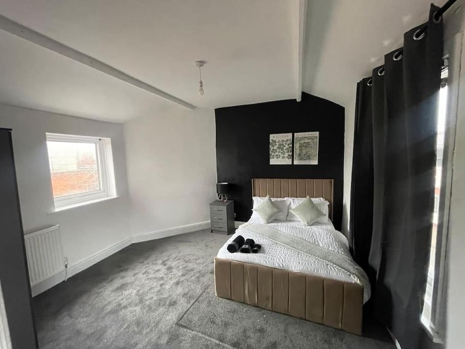 30 Percent Off Weekly Stays - 6 Bedroom House - 11 Beds Blackpool Esterno foto