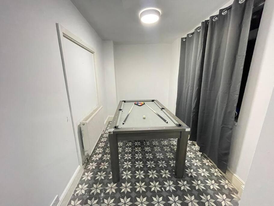 30 Percent Off Weekly Stays - 6 Bedroom House - 11 Beds Blackpool Esterno foto