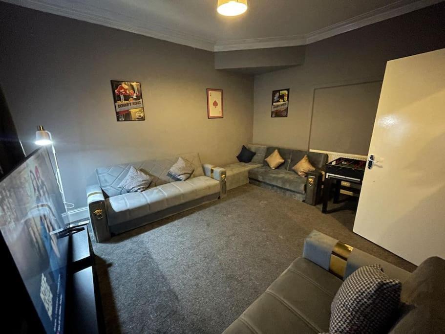 30 Percent Off Weekly Stays - 6 Bedroom House - 11 Beds Blackpool Esterno foto