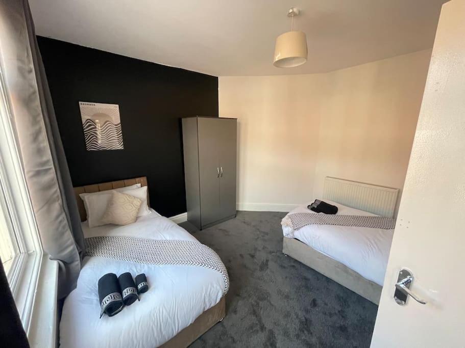 30 Percent Off Weekly Stays - 6 Bedroom House - 11 Beds Blackpool Esterno foto