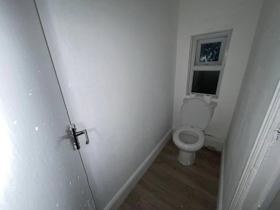 30 Percent Off Weekly Stays - 6 Bedroom House - 11 Beds Blackpool Esterno foto