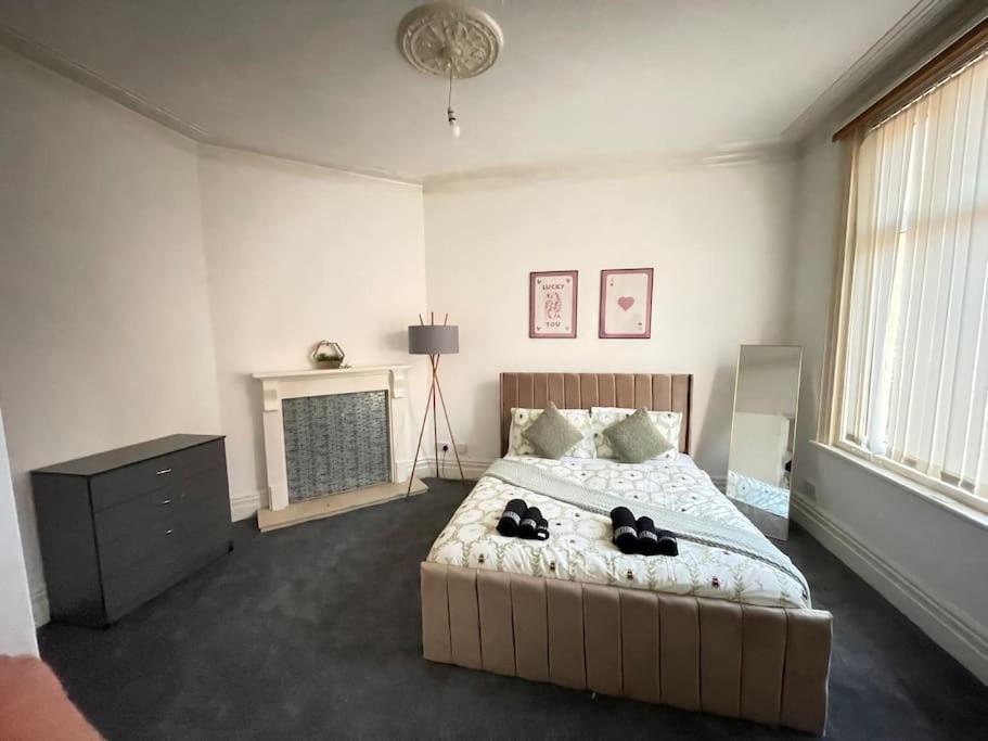 30 Percent Off Weekly Stays - 6 Bedroom House - 11 Beds Blackpool Esterno foto