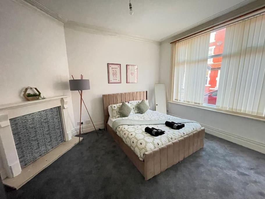 30 Percent Off Weekly Stays - 6 Bedroom House - 11 Beds Blackpool Esterno foto