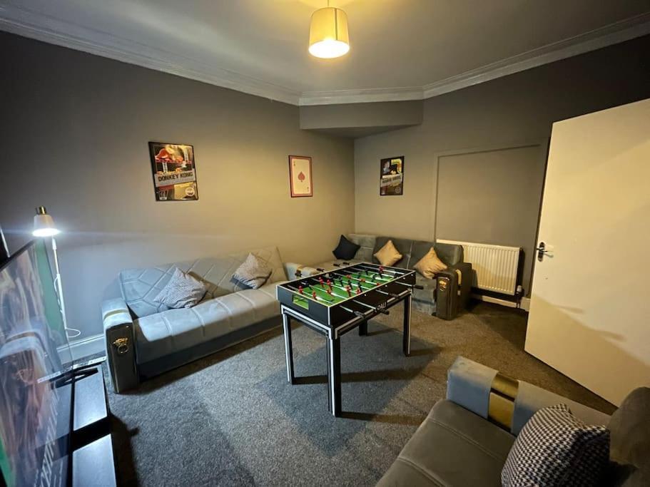 30 Percent Off Weekly Stays - 6 Bedroom House - 11 Beds Blackpool Esterno foto