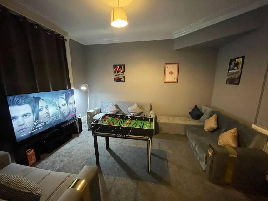 30 Percent Off Weekly Stays - 6 Bedroom House - 11 Beds Blackpool Esterno foto